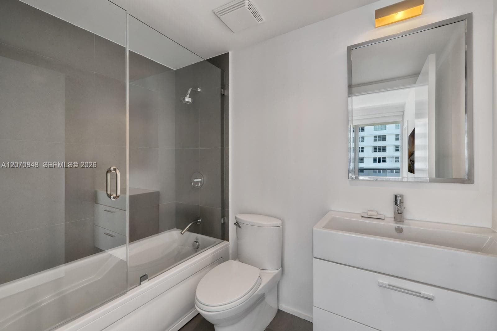 5875 Collins Ave 1102 photo 21