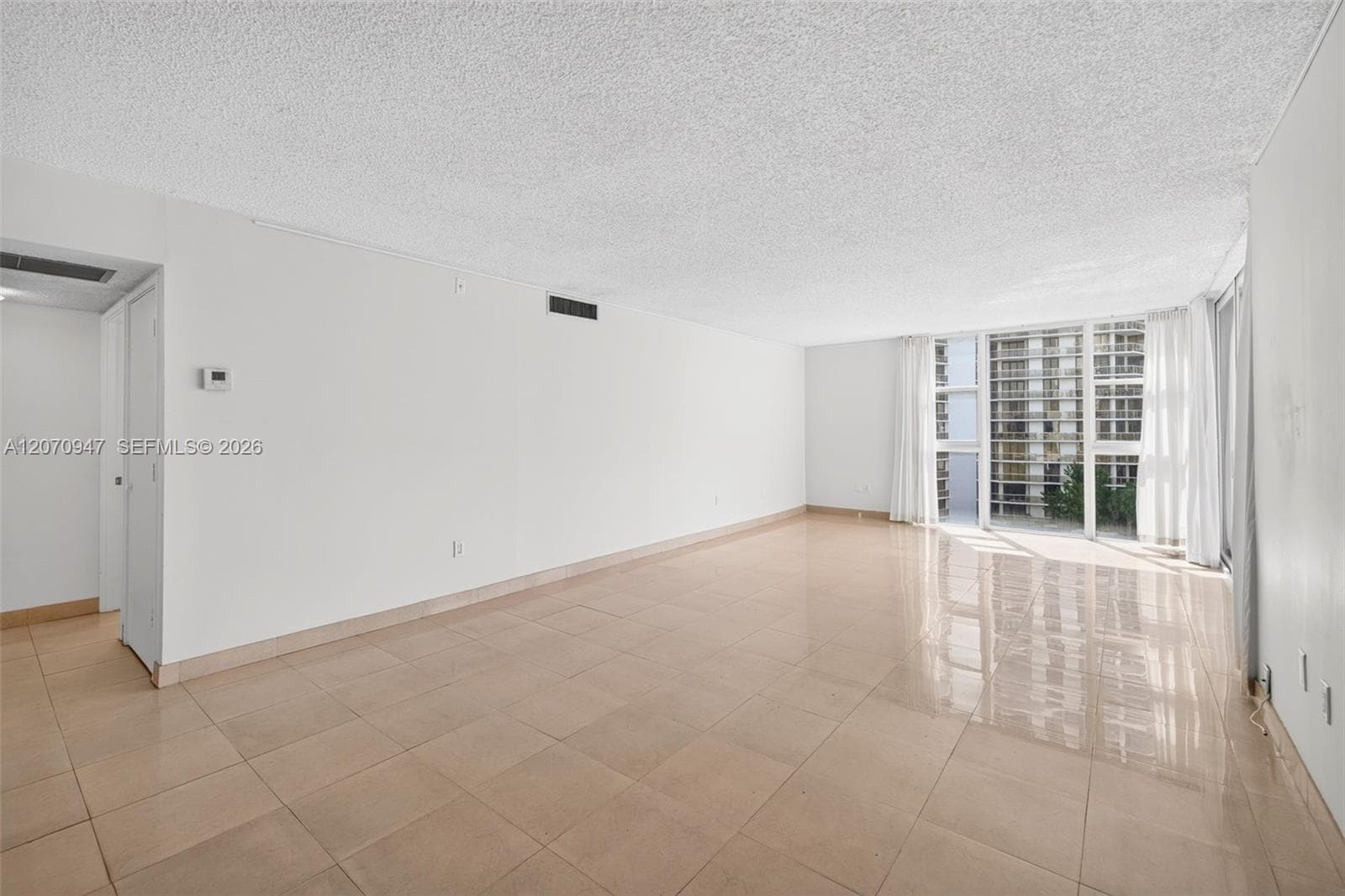 3731 N Country Club Dr 1023 photo 6