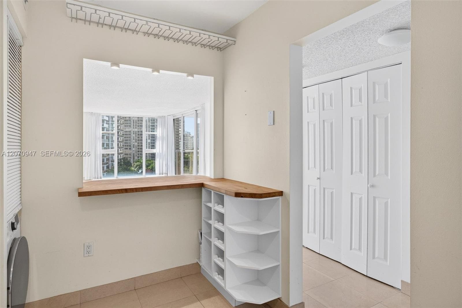 3731 N Country Club Dr 1023 photo 20