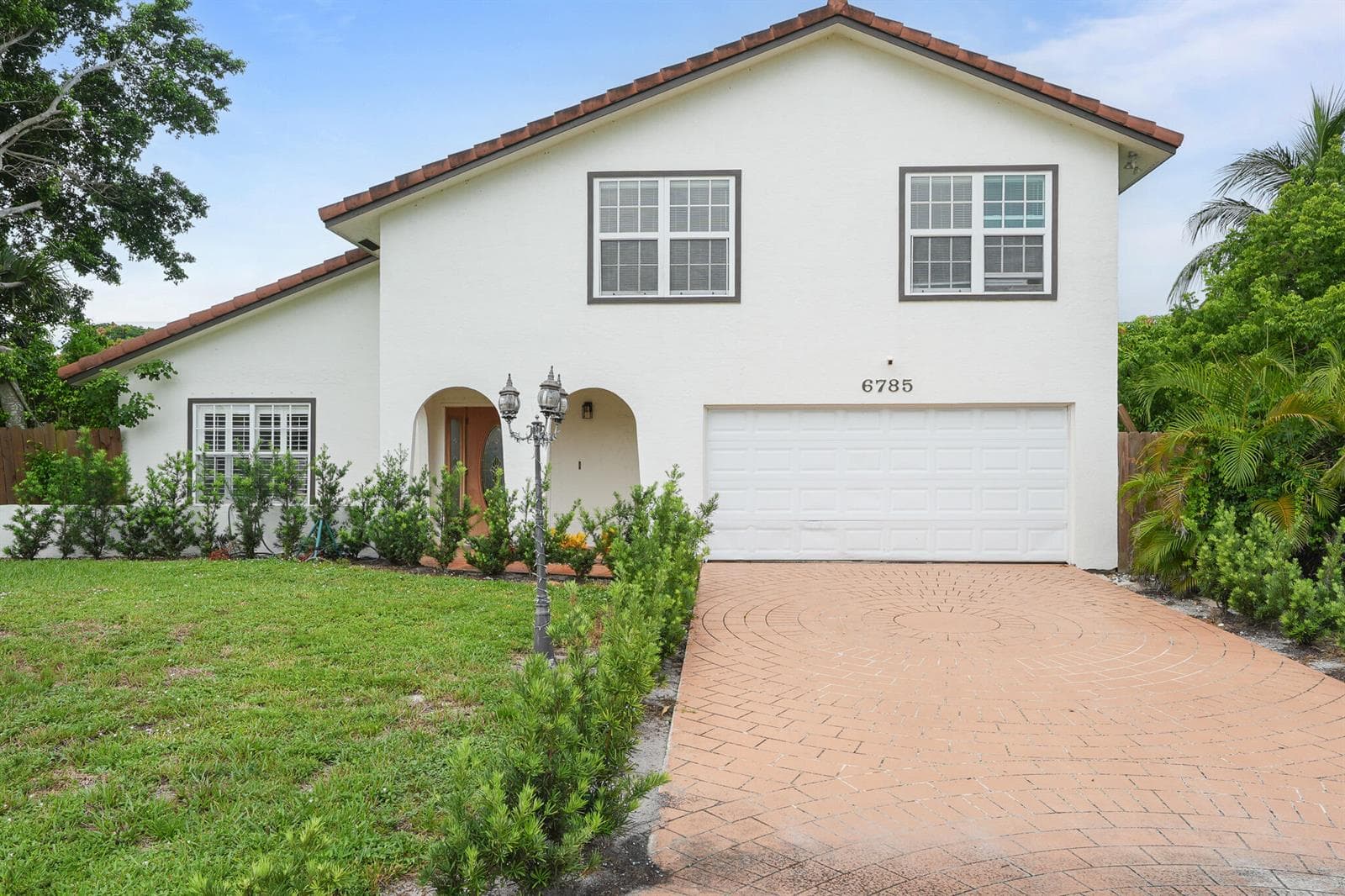 6785 ESCONDIDA Drive photo 2