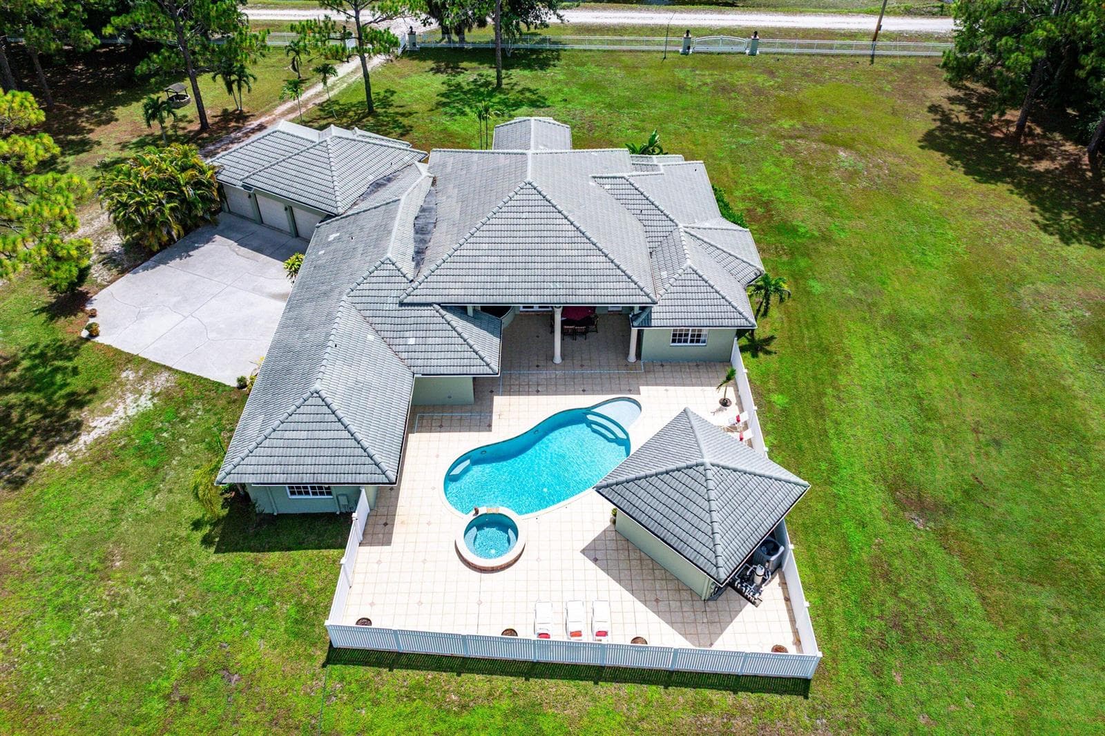 2749 A Road photo 5