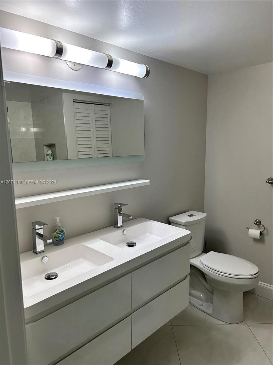 17800 N Bay Rd 803 photo 16