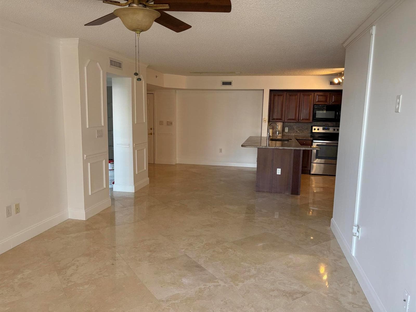 1801 N FLAGLER Drive 821 photo 3