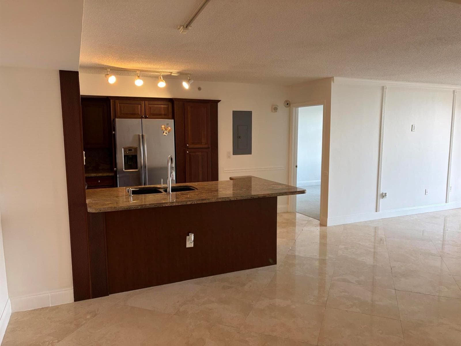 1801 N FLAGLER Drive 821 photo 1