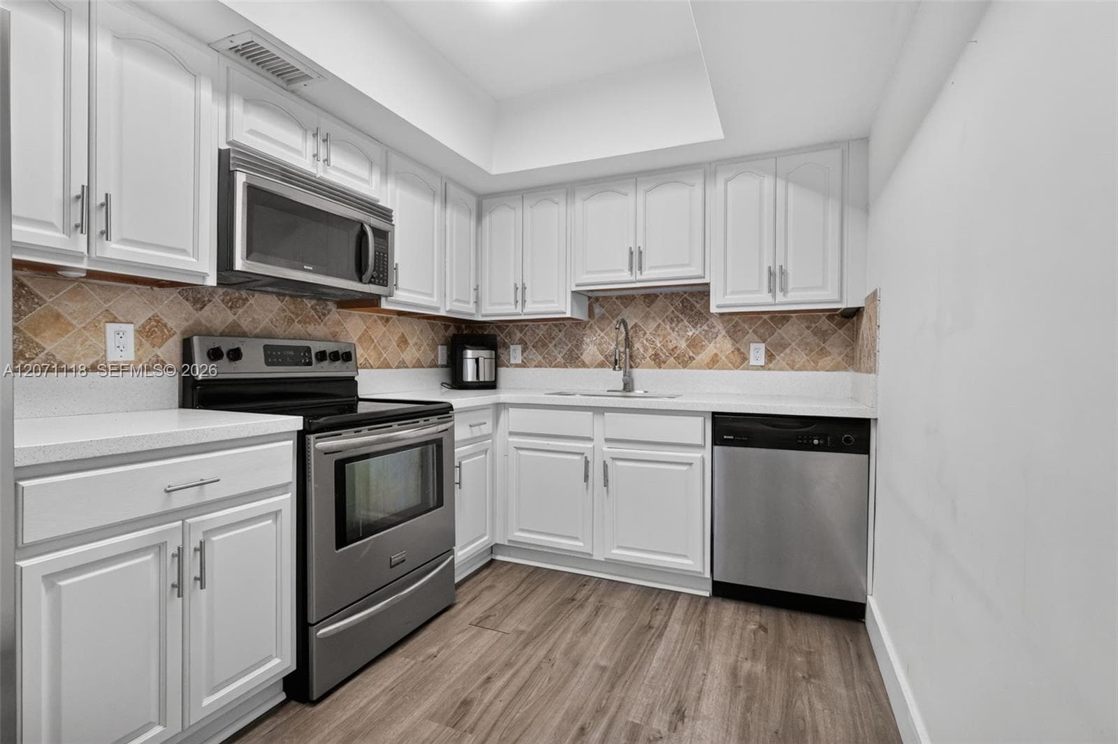 2100 Diana Dr 310 photo 7