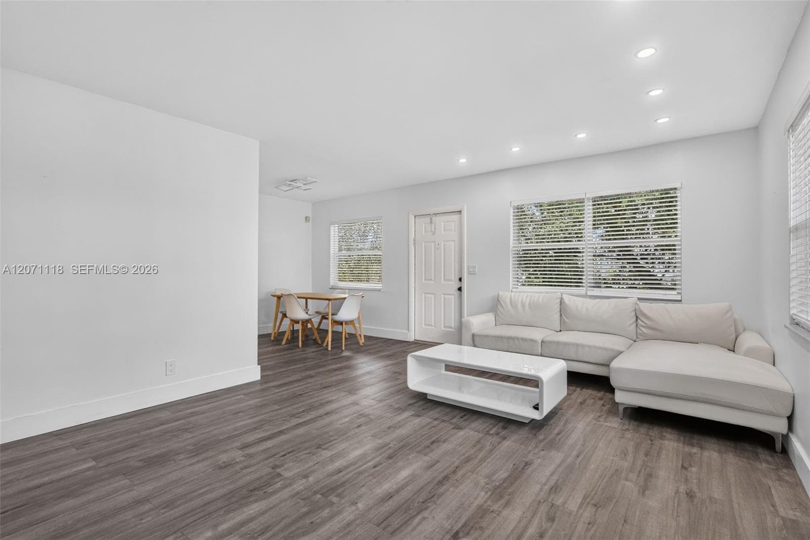 2100 Diana Dr 310 photo 3