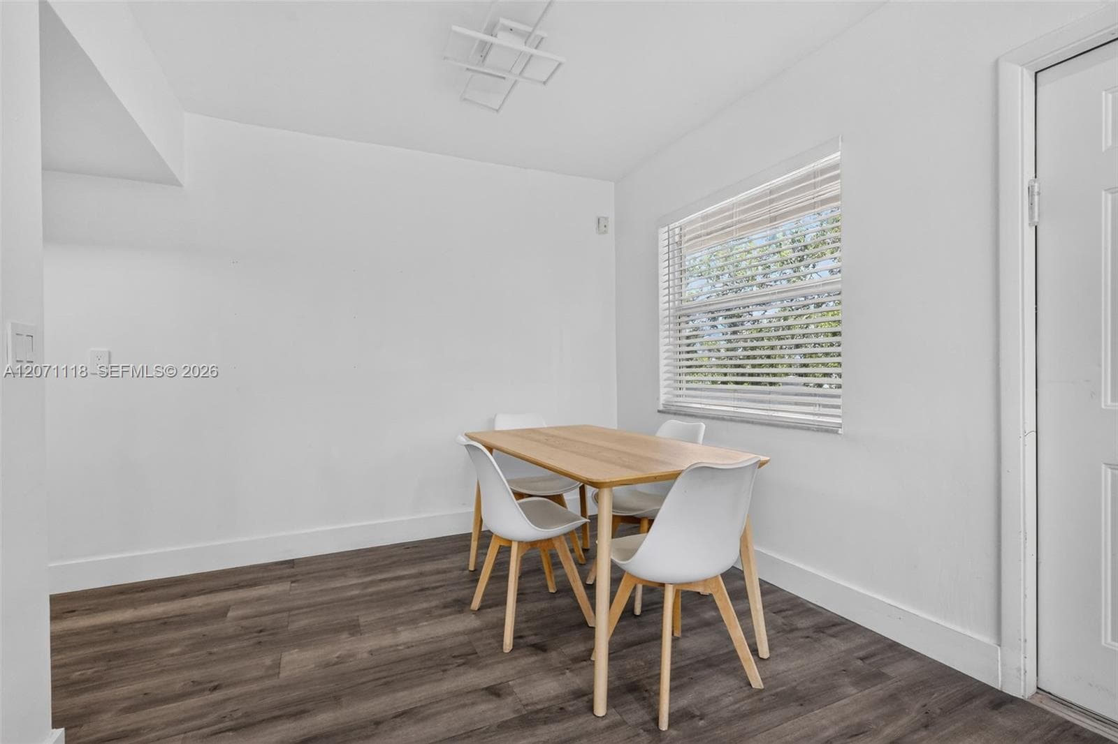 2100 Diana Dr 310 photo 5