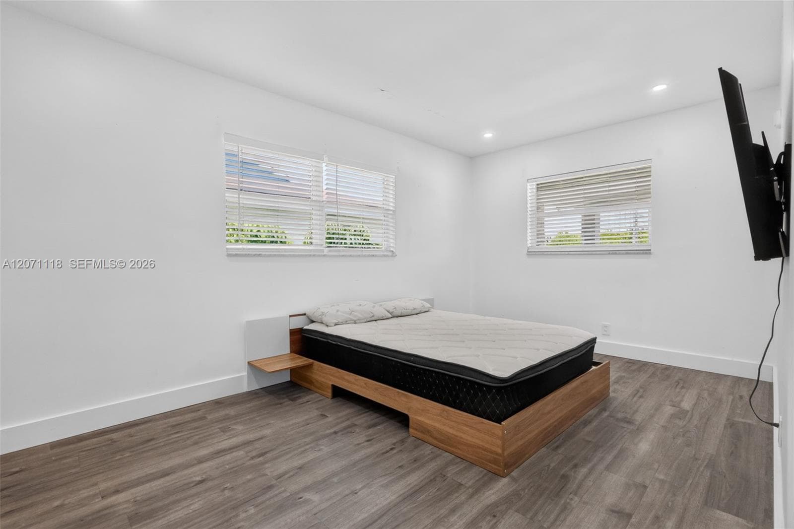 2100 Diana Dr 310 photo 11