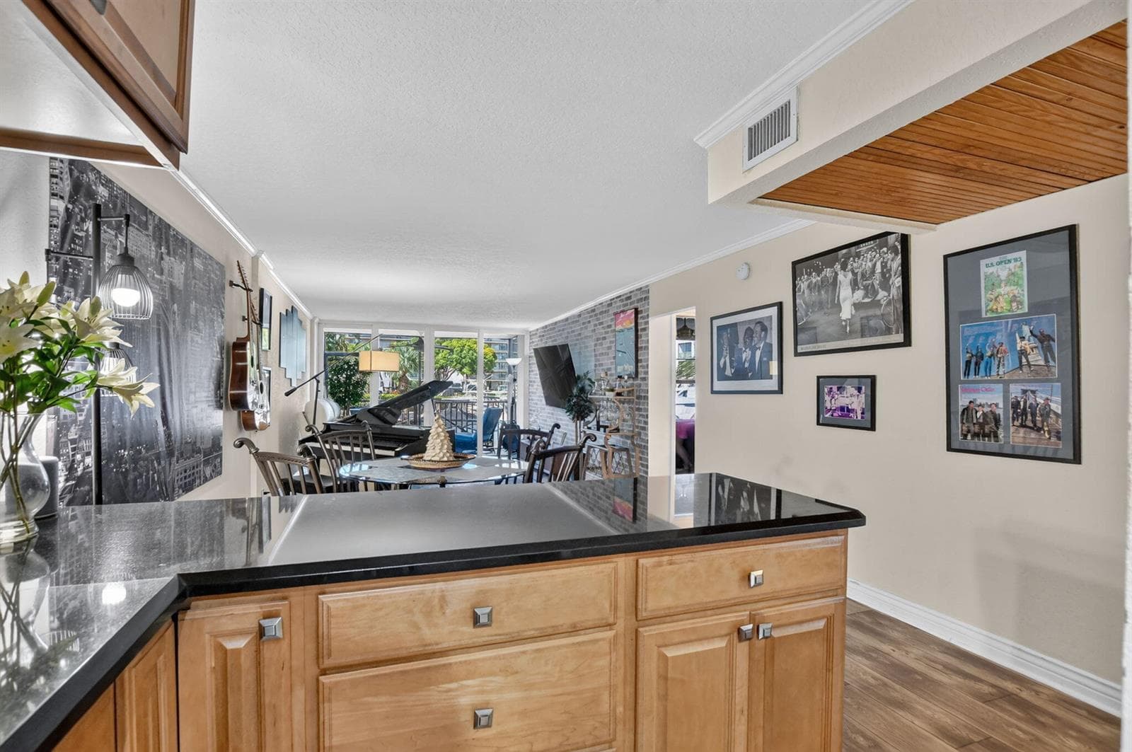 3 Royal Palm Way 102 photo 8