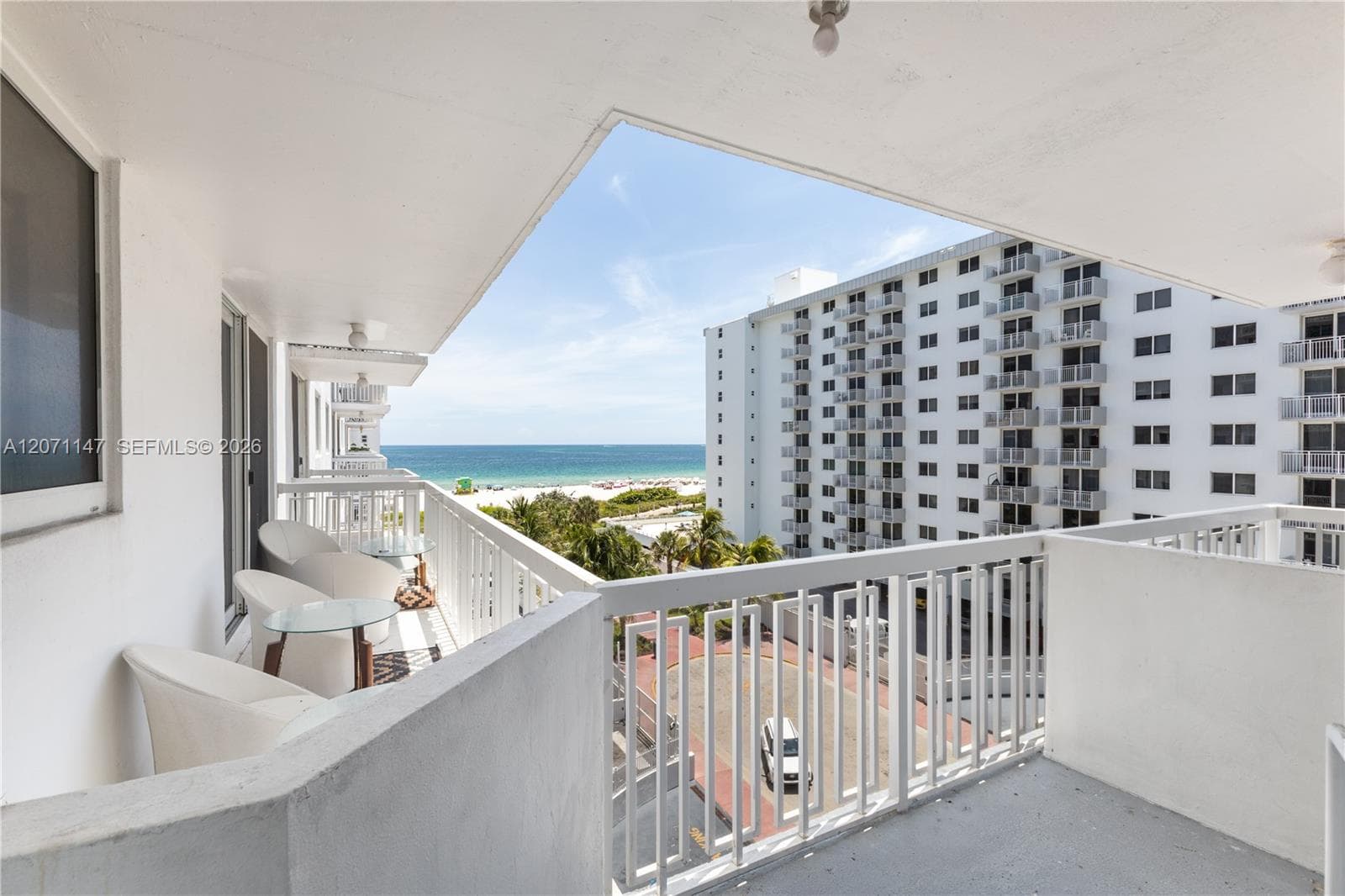 401 Ocean Dr 607 photo 2