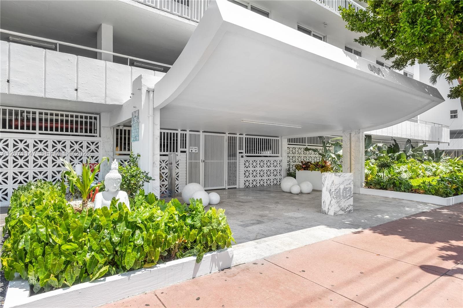 401 Ocean Dr 607 photo 17