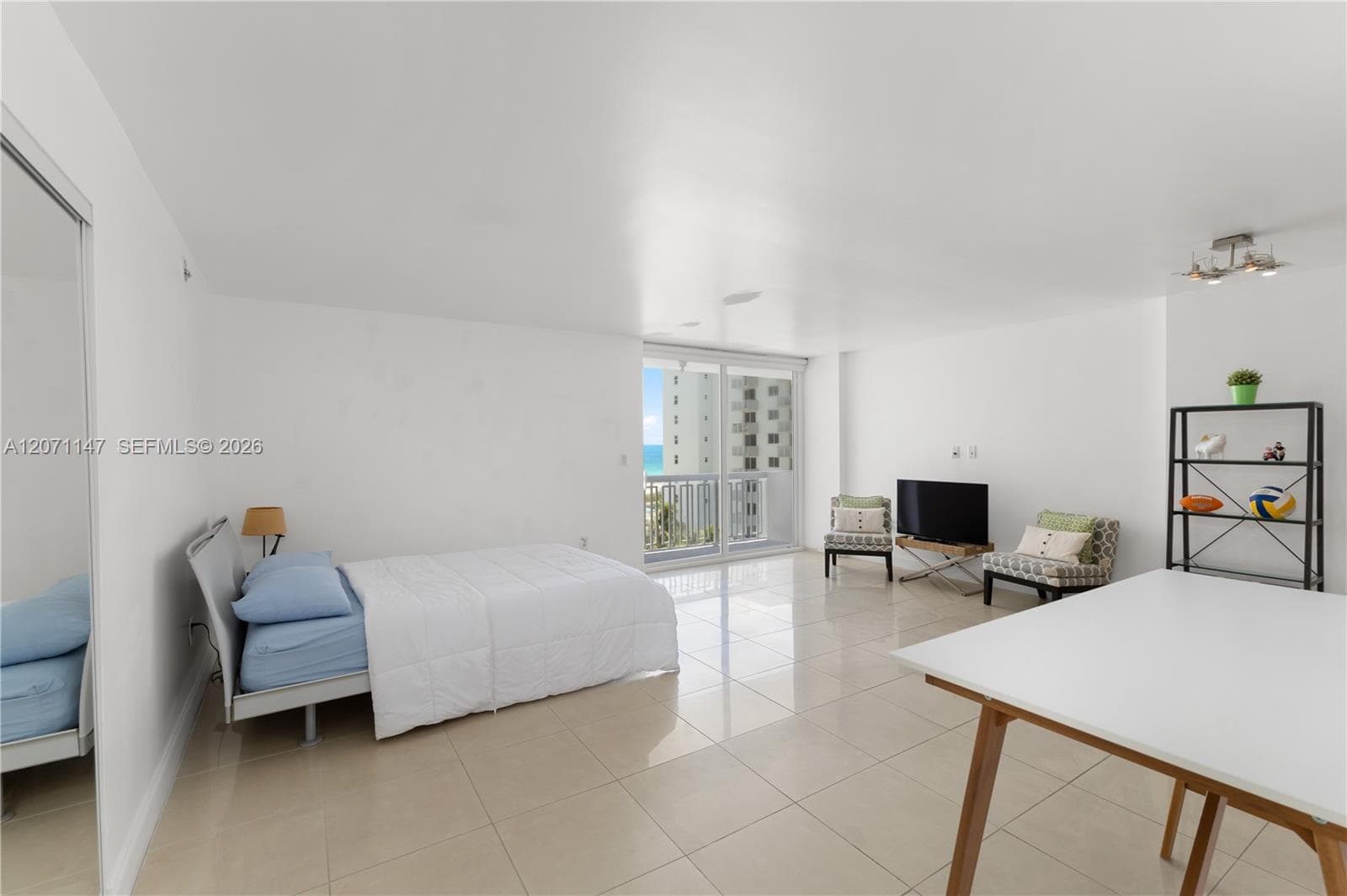 401 Ocean Dr 607 photo 4