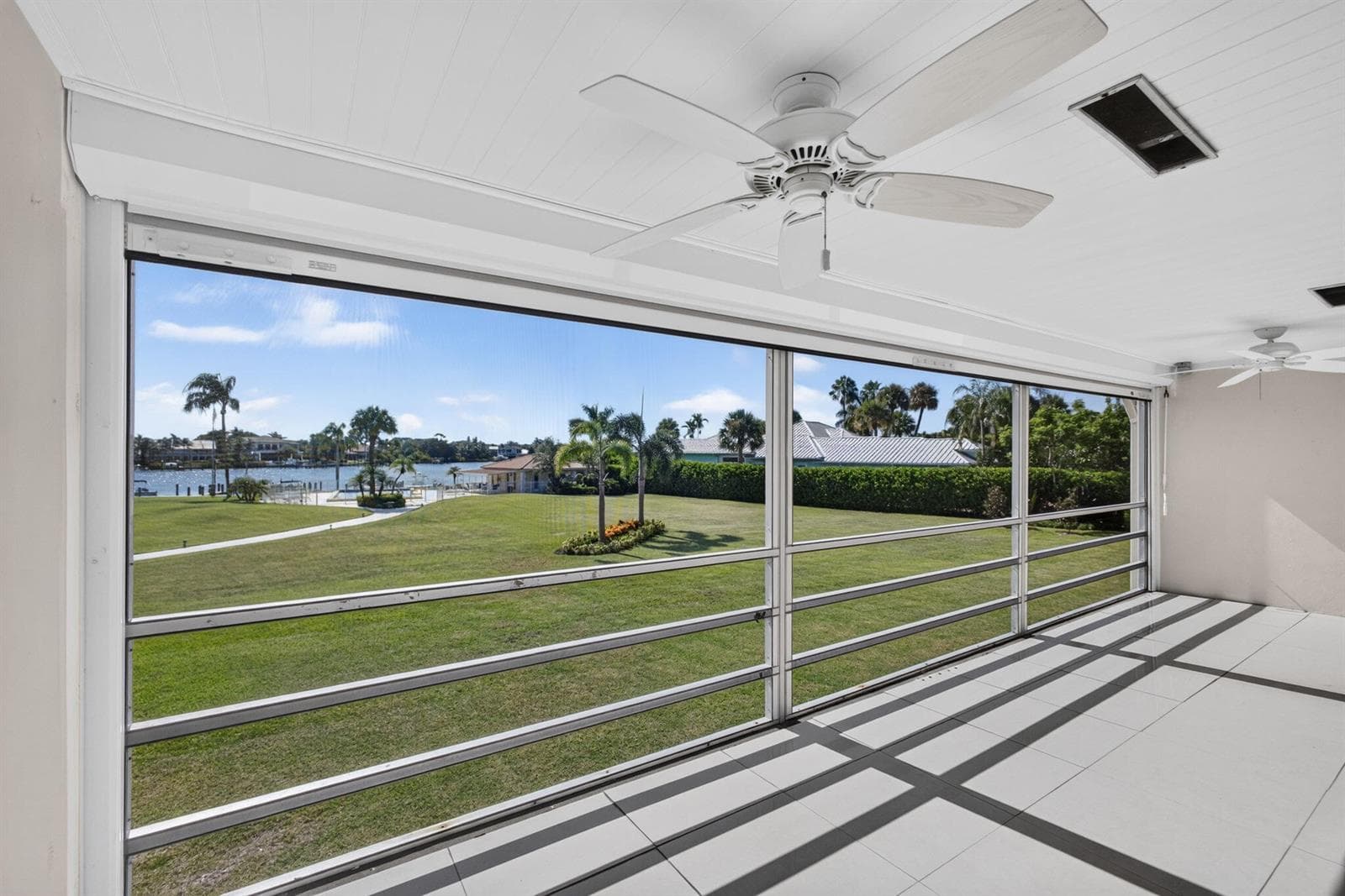 478 Tequesta Drive 204 photo 20