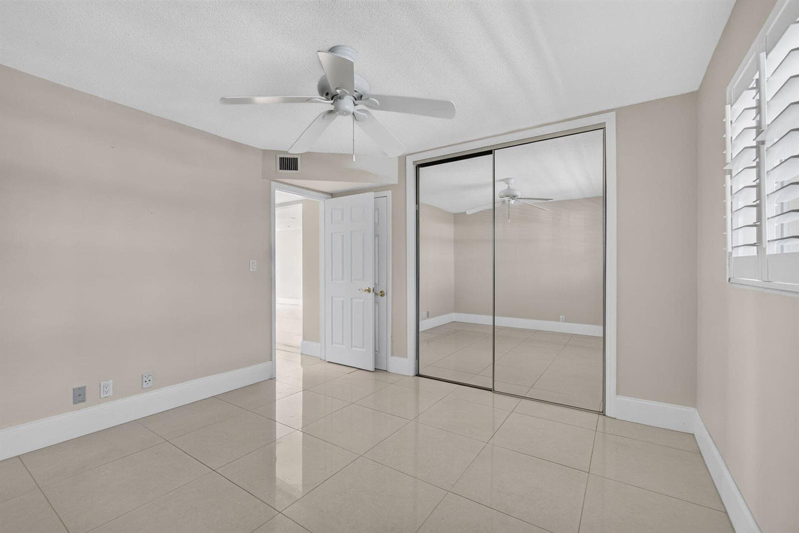478 Tequesta Drive 204 photo 15