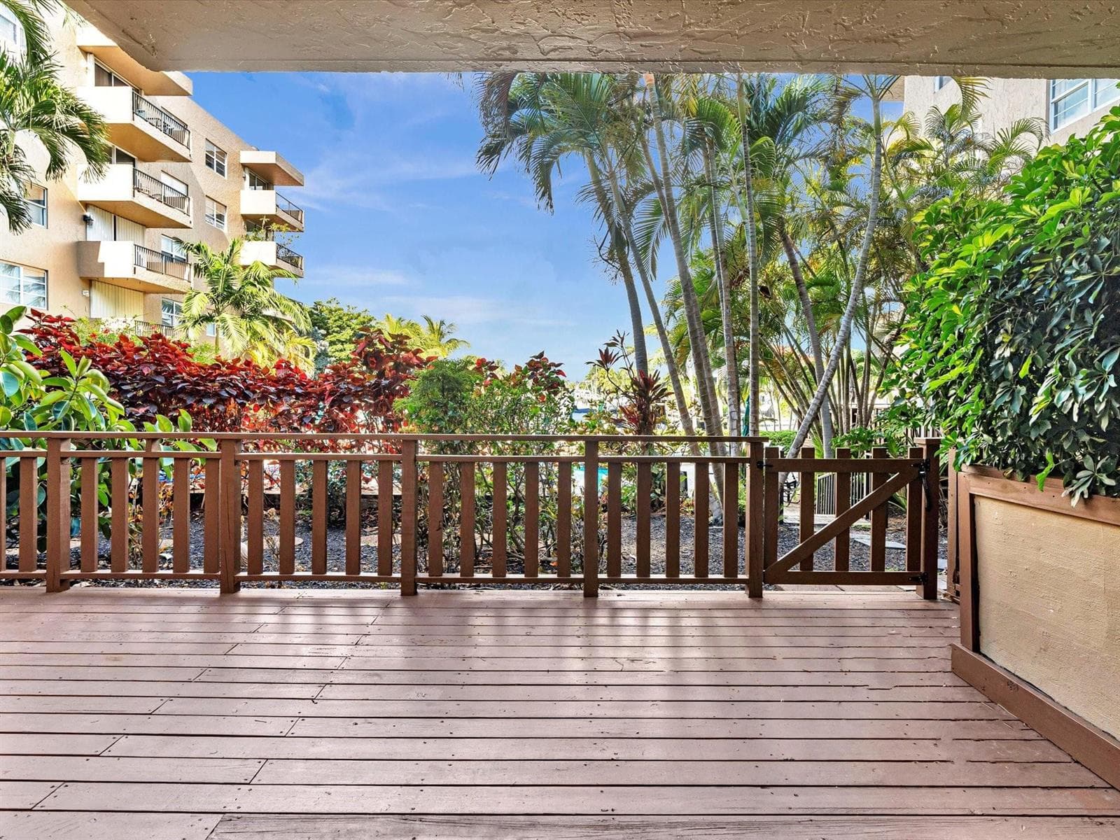1421 S OCEAN Boulevard 116 photo 2