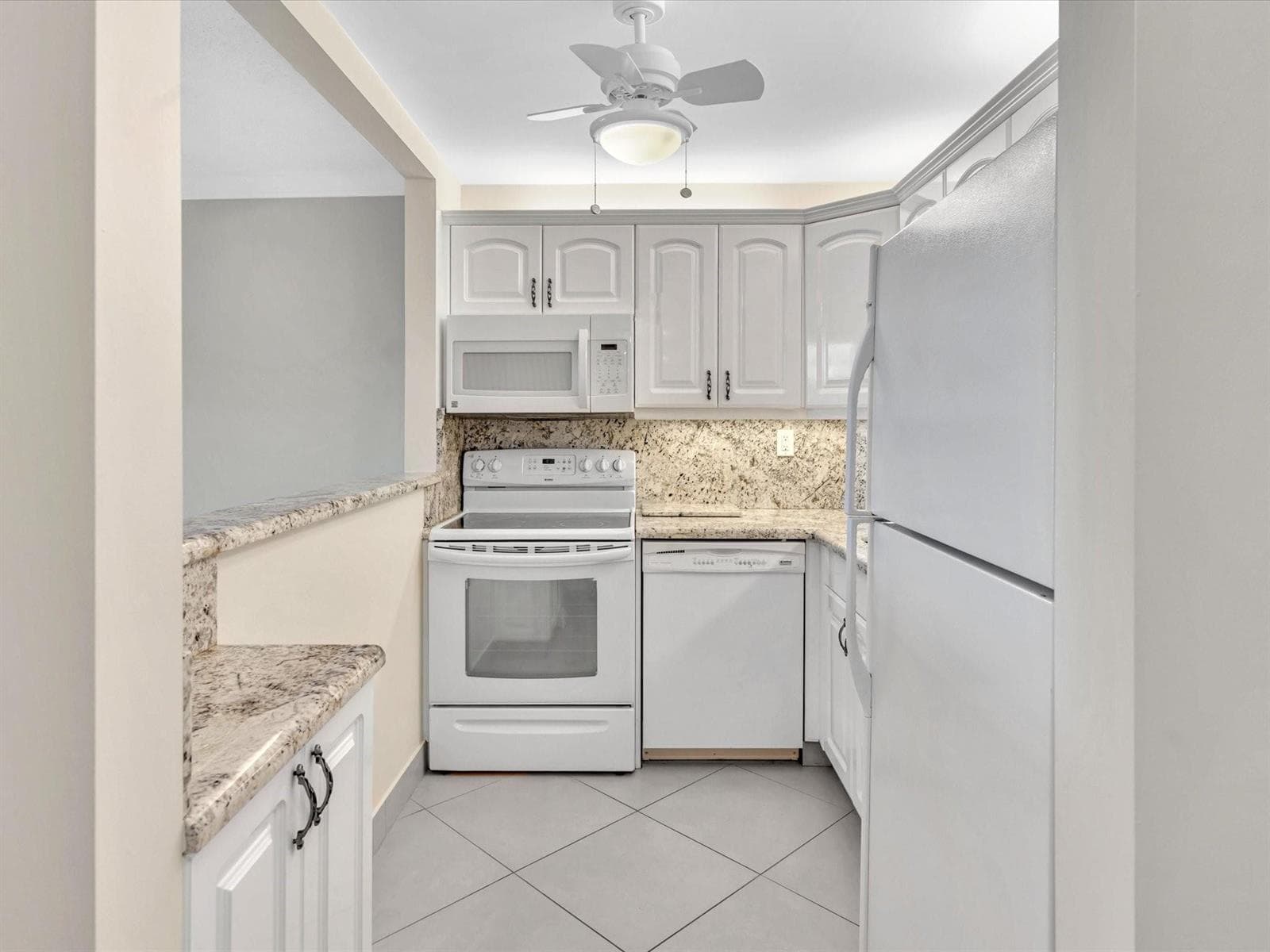 1421 S OCEAN Boulevard 116 photo 3