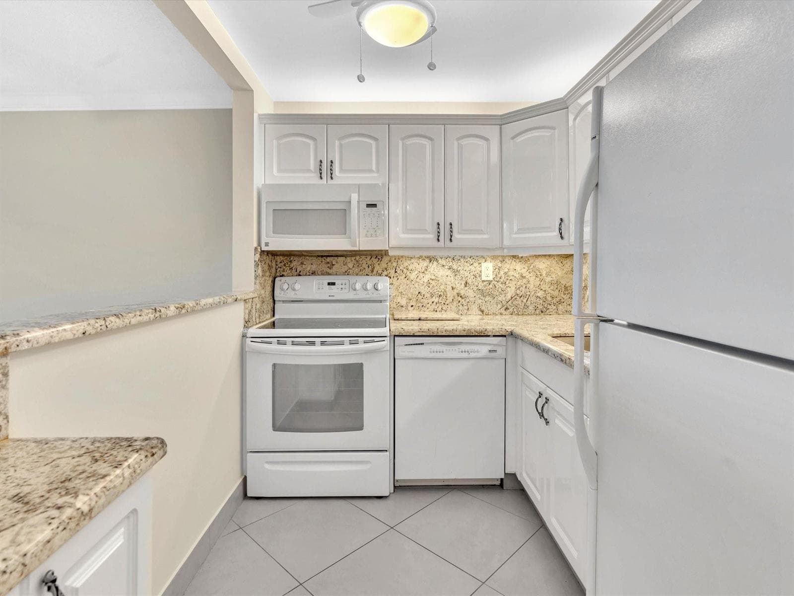 1421 S OCEAN Boulevard 116 photo 4