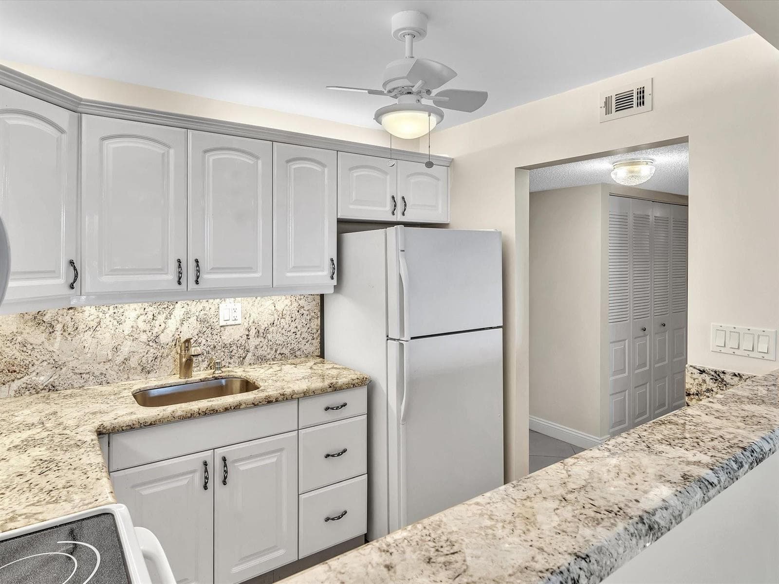 1421 S OCEAN Boulevard 116 photo 8