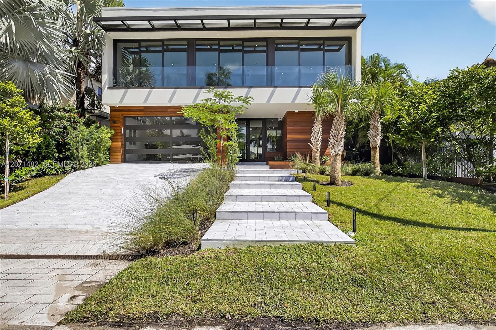 620 Solar Isle Dr photo 2
