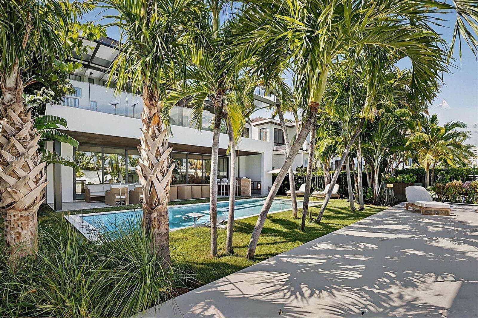 620 Solar Isle Dr photo 16