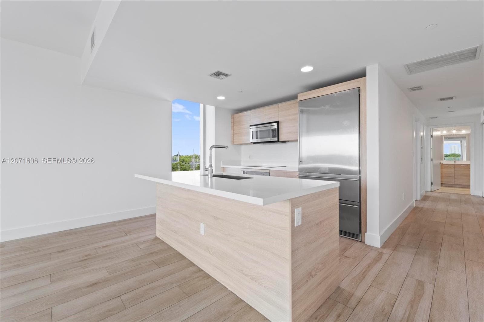 16385 Biscayne Blvd 521 photo 9