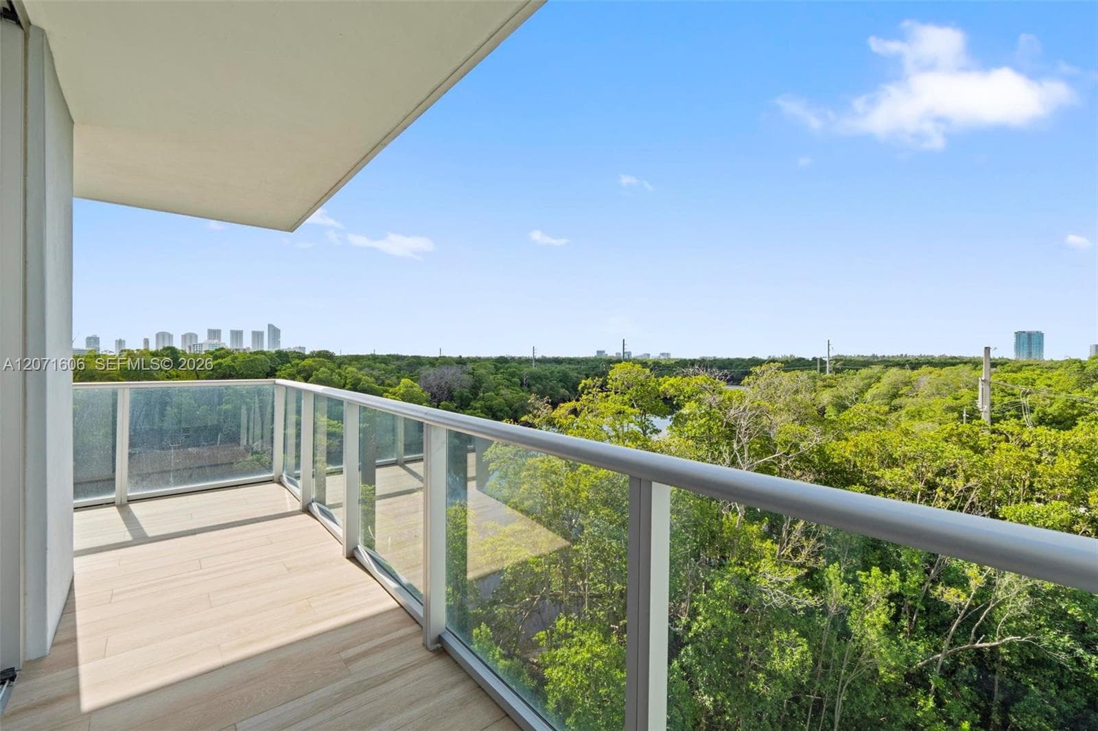16385 Biscayne Blvd 521 photo 14
