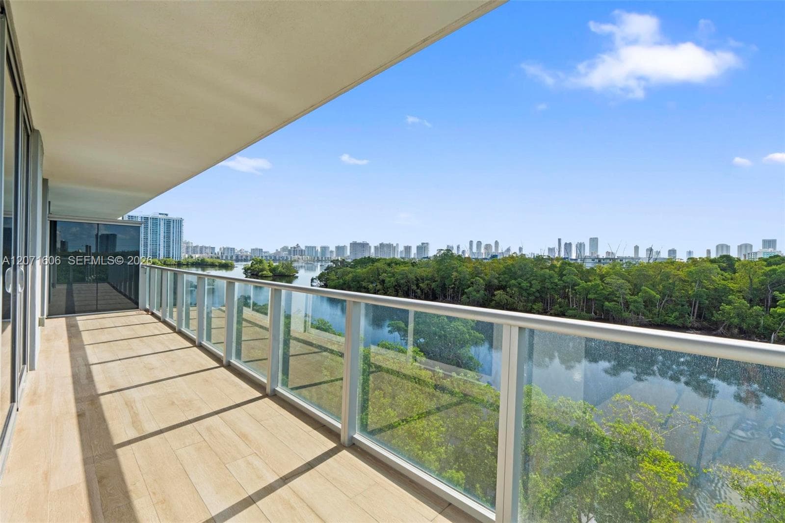 16385 Biscayne Blvd 521 photo 15