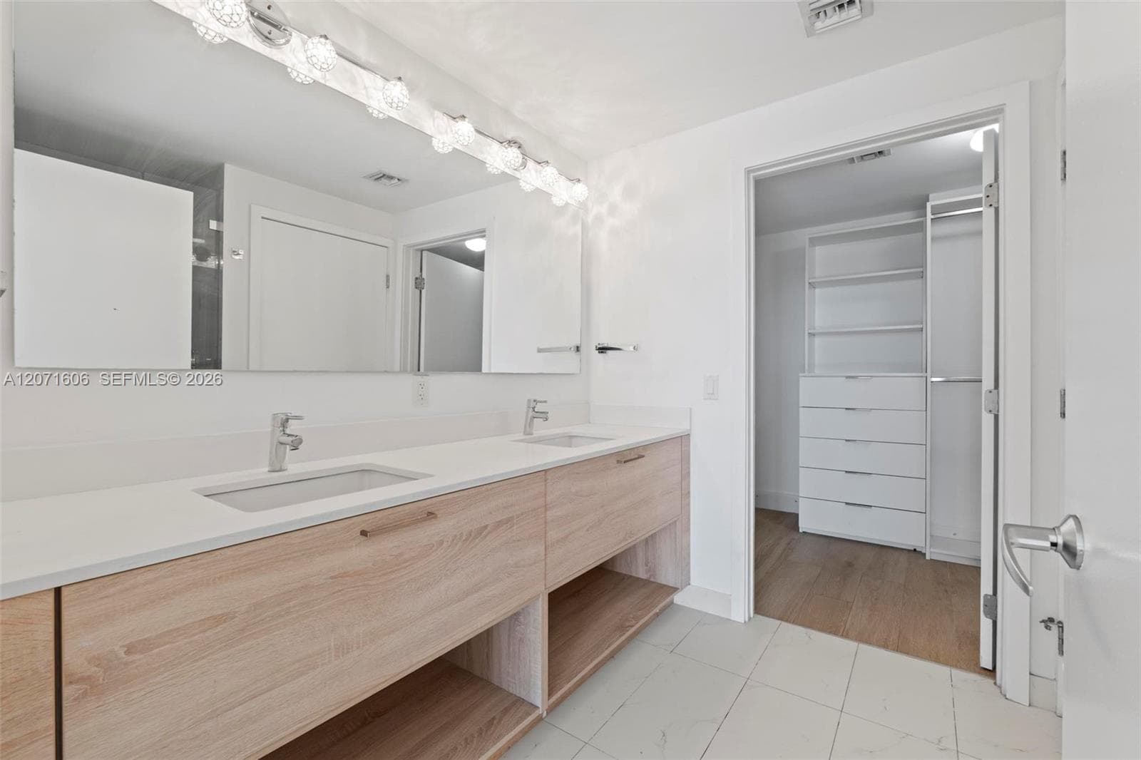 16385 Biscayne Blvd 521 photo 19