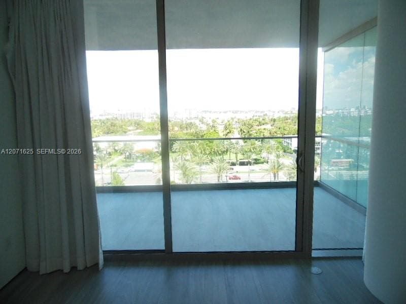 10201 Collins Ave 805 photo 17