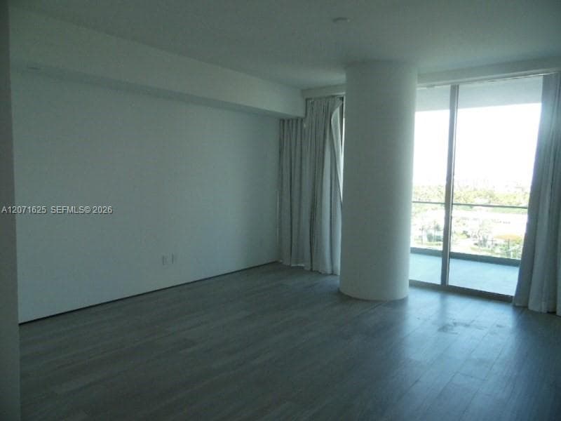 10201 Collins Ave 805 photo 9