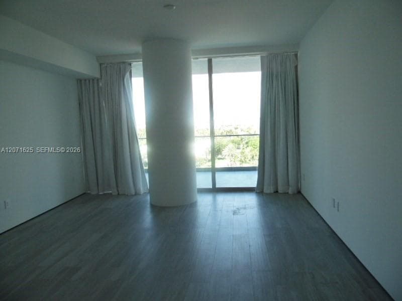 10201 Collins Ave 805 photo 10
