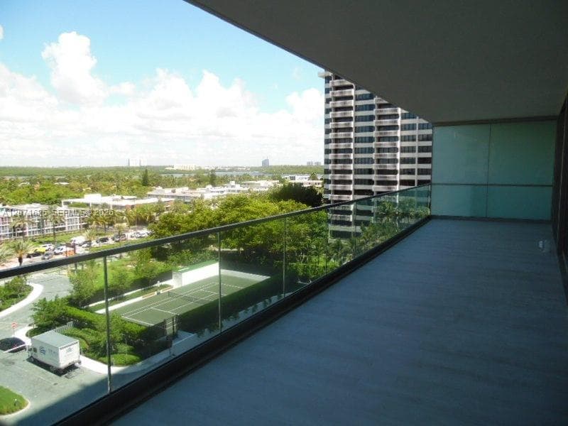 10201 Collins Ave 805 photo 21