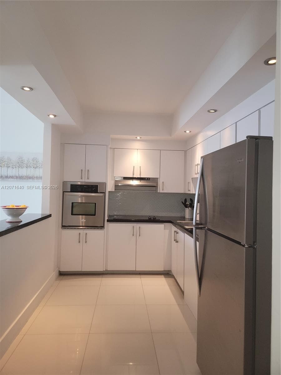 19380 Collins Ave Ph21 photo 3