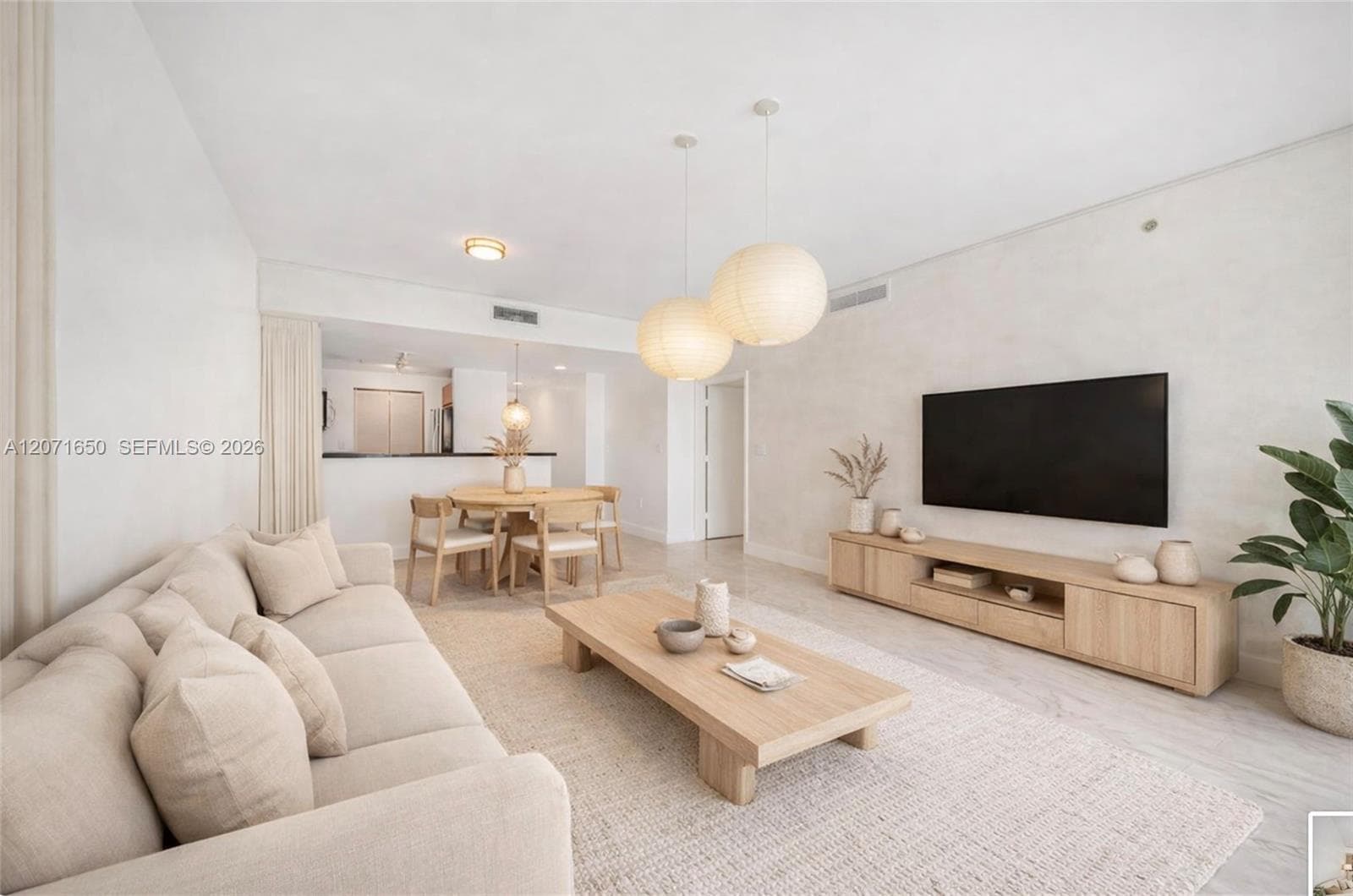 244 Biscayne Blvd 3704 photo 3