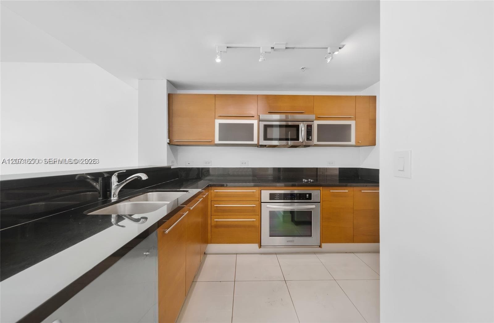 244 Biscayne Blvd 3704 photo 9