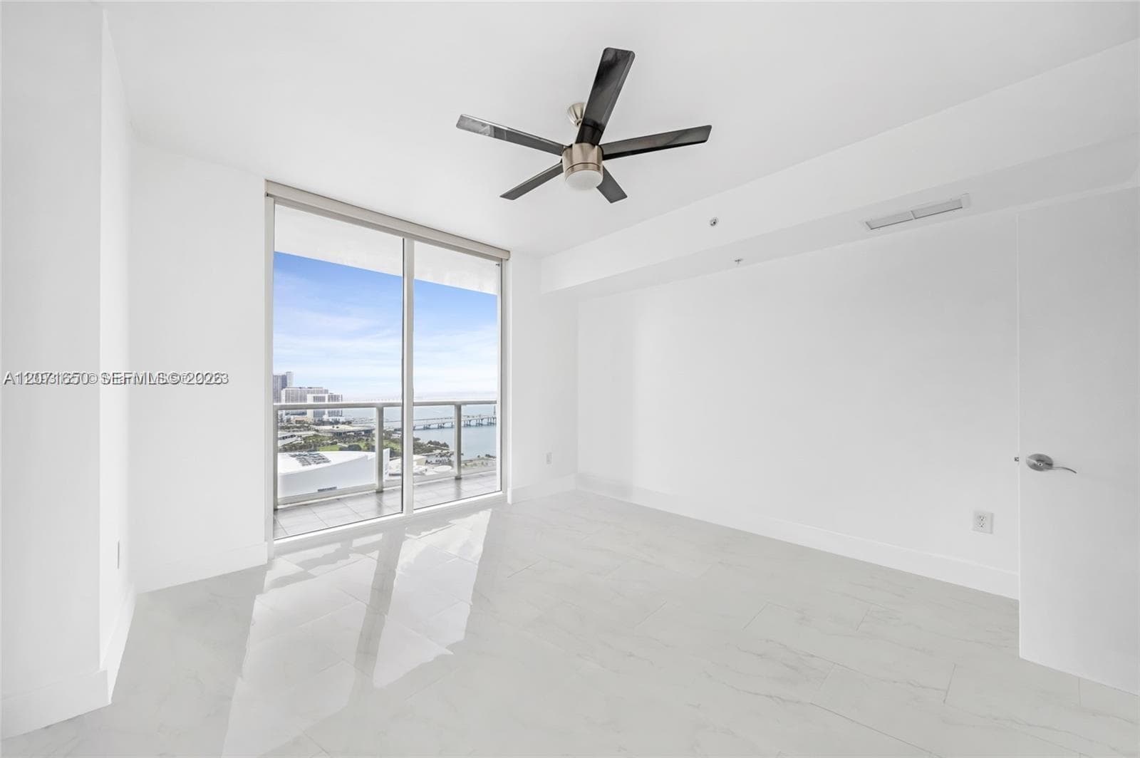 244 Biscayne Blvd 3704 photo 14