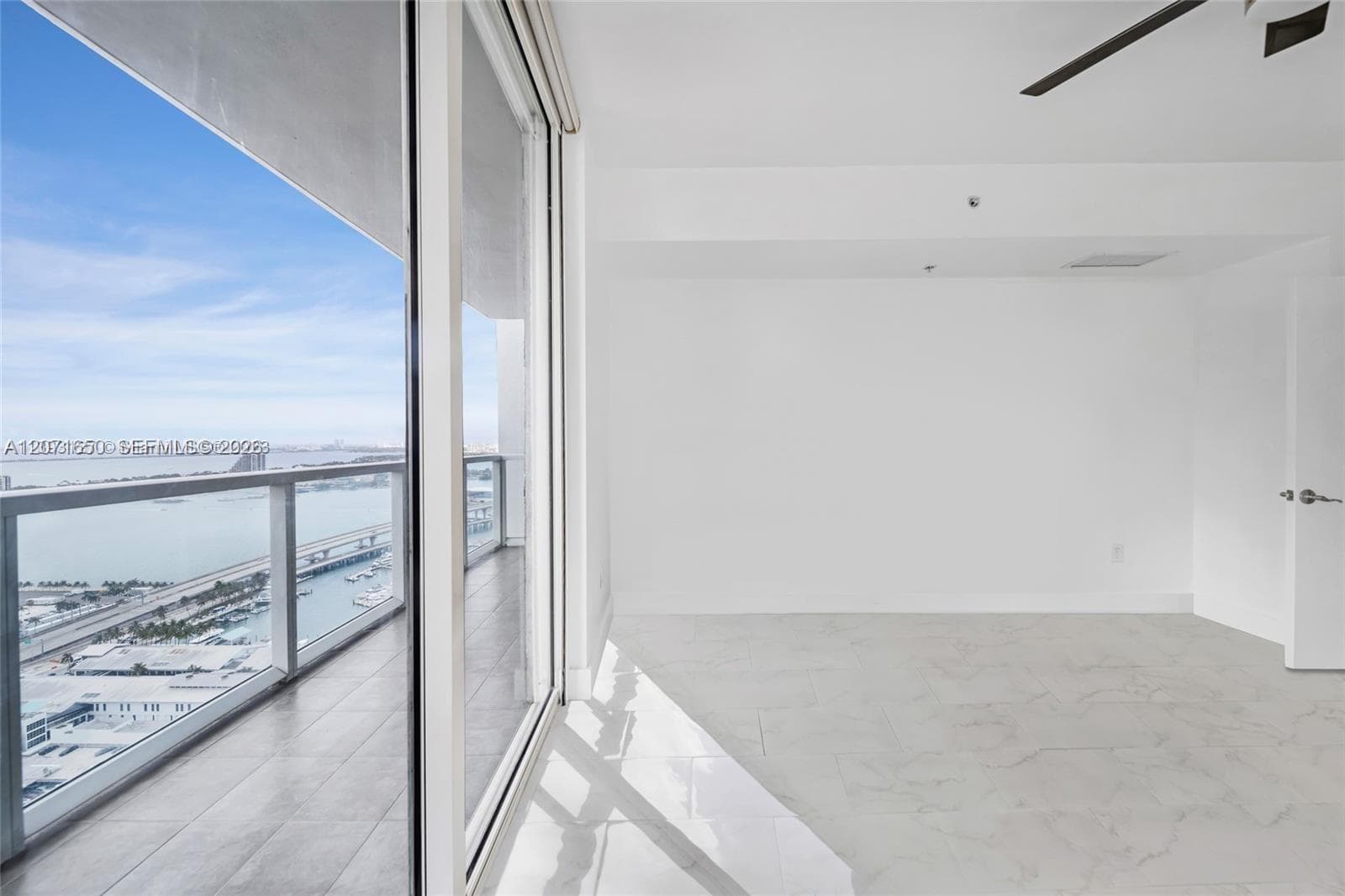 244 Biscayne Blvd 3704 photo 15