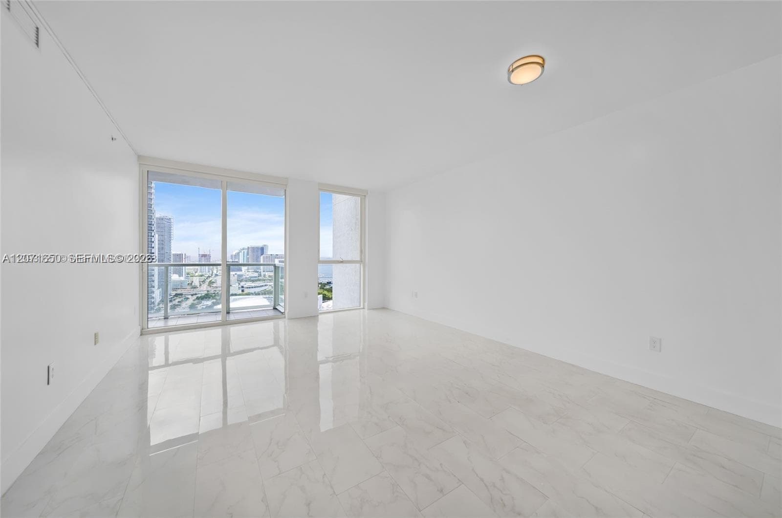 244 Biscayne Blvd 3704 photo 21
