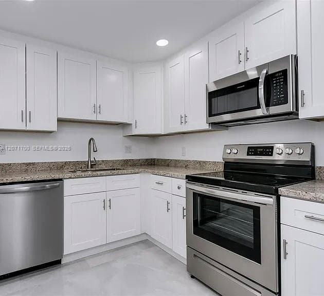 2500 Parkview Dr 1705 photo 4