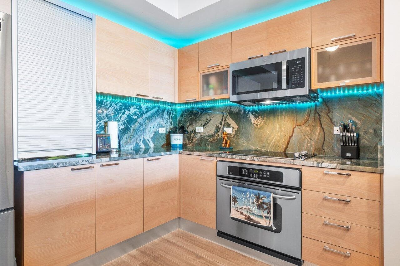 2640 Lake Shore Drive 711 photo 13