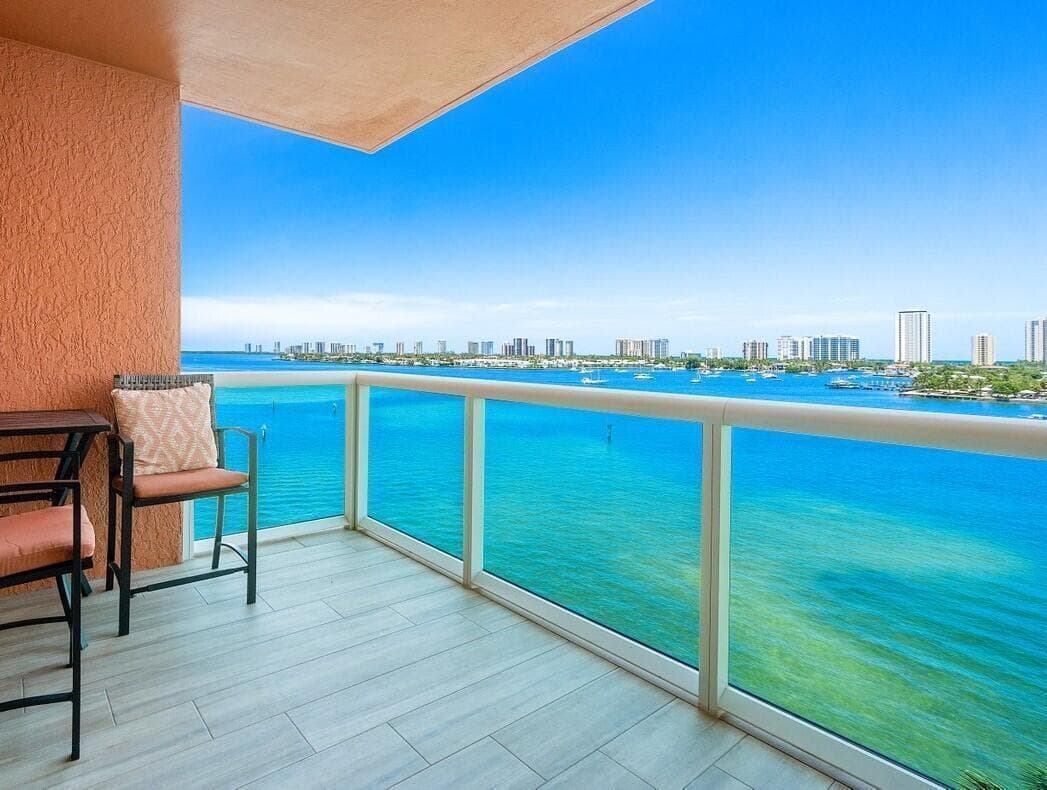 2640 Lake Shore Drive 711 photo 5
