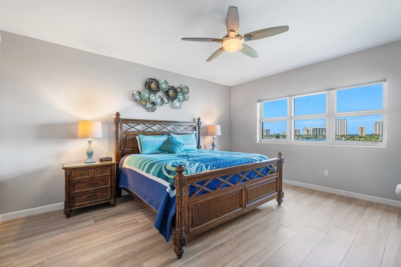2640 Lake Shore Drive 711 photo 18