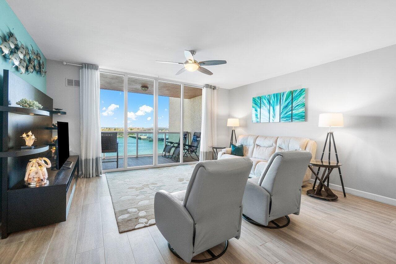 2640 Lake Shore Drive 711 photo 8
