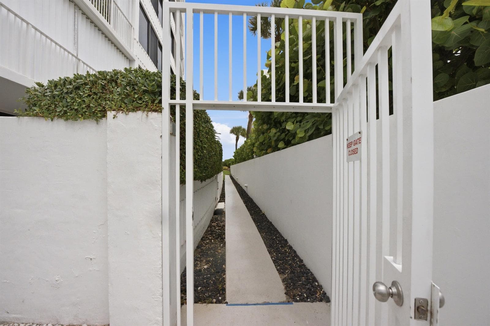 3589 S Ocean Boulevard 808 photo 24