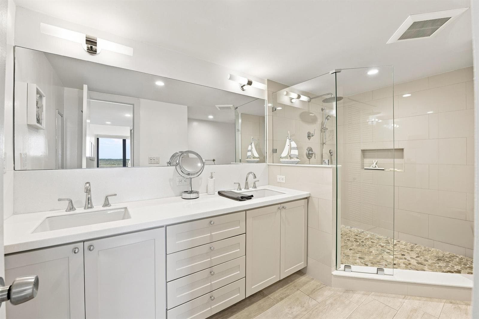 3589 S Ocean Boulevard 808 photo 14