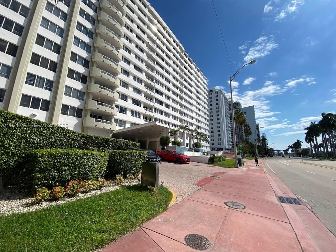 5005 Collins Ave 722 photo 2