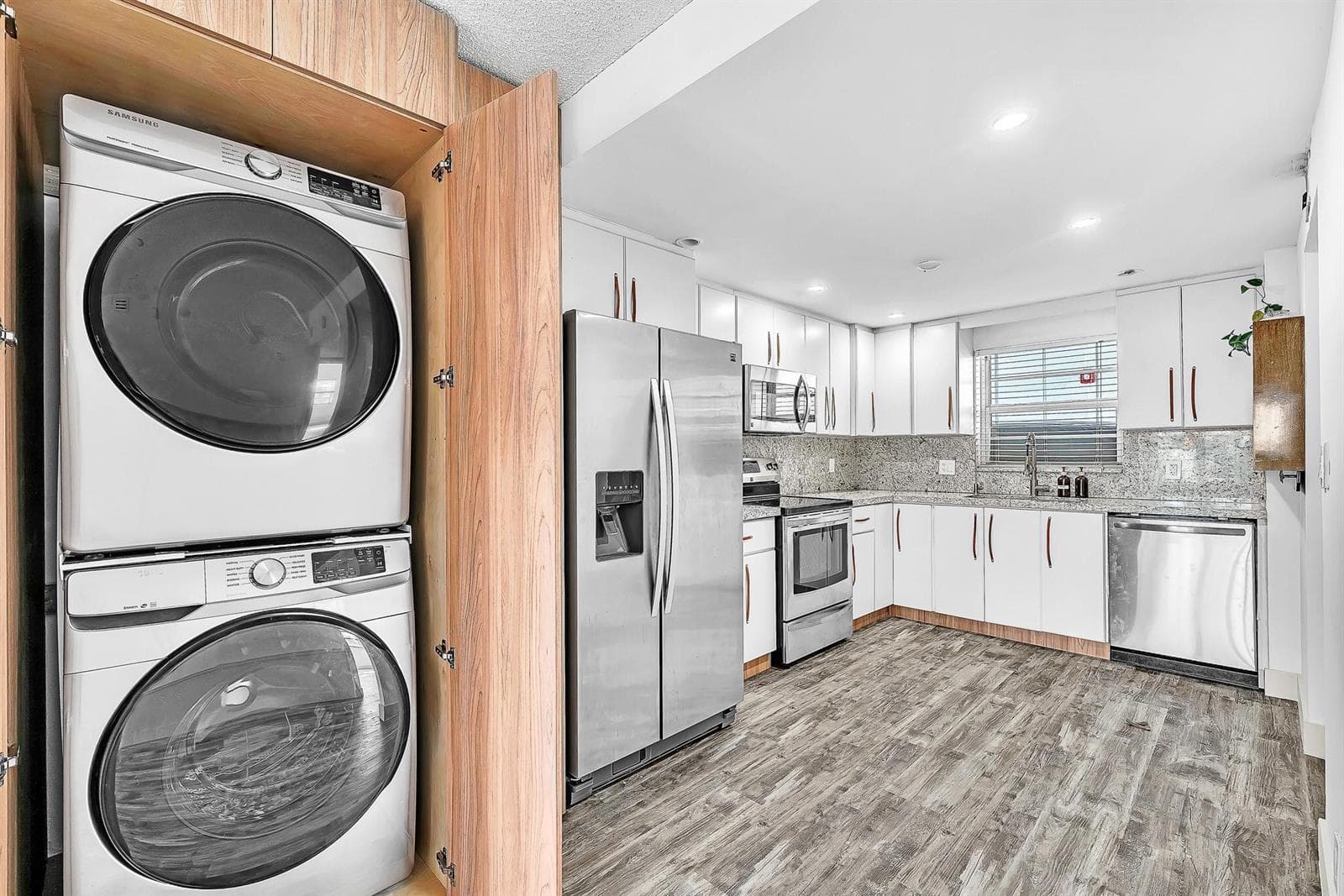 3051 NE 48TH Street 301 photo 23