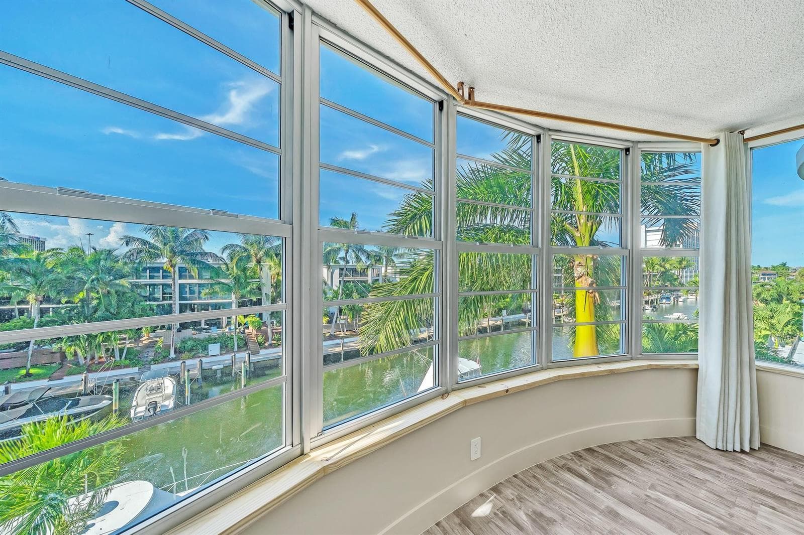 3051 NE 48TH Street 301 photo 6