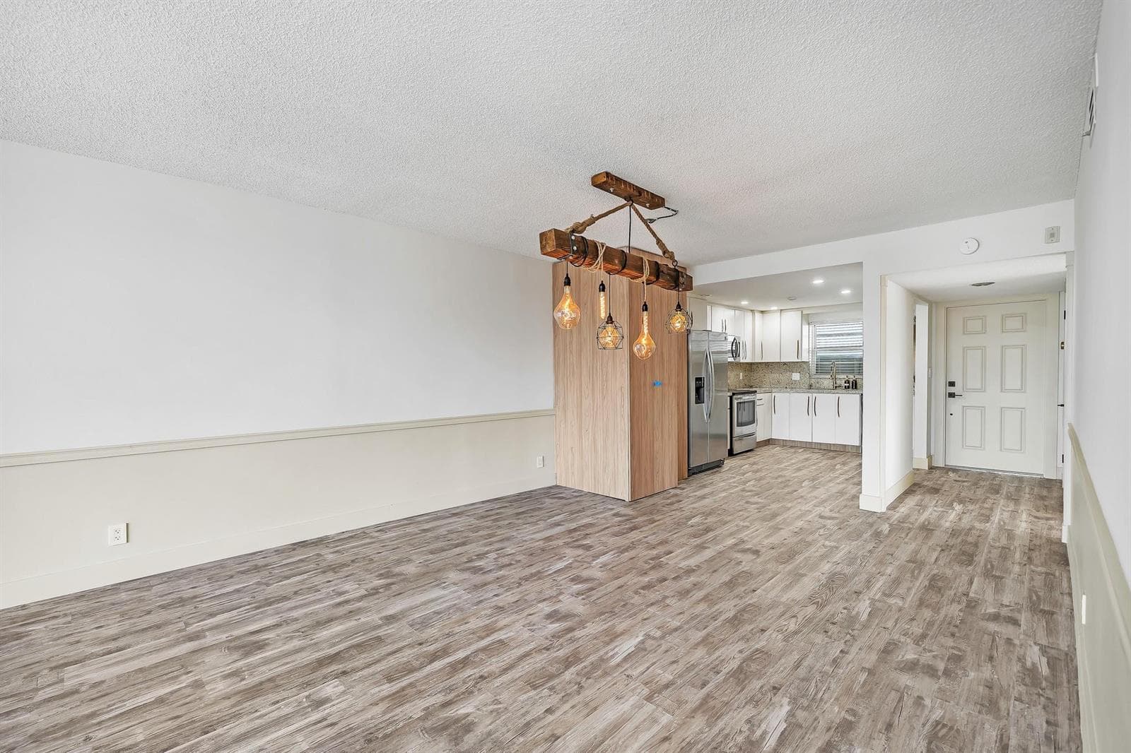 3051 NE 48TH Street 301 photo 20