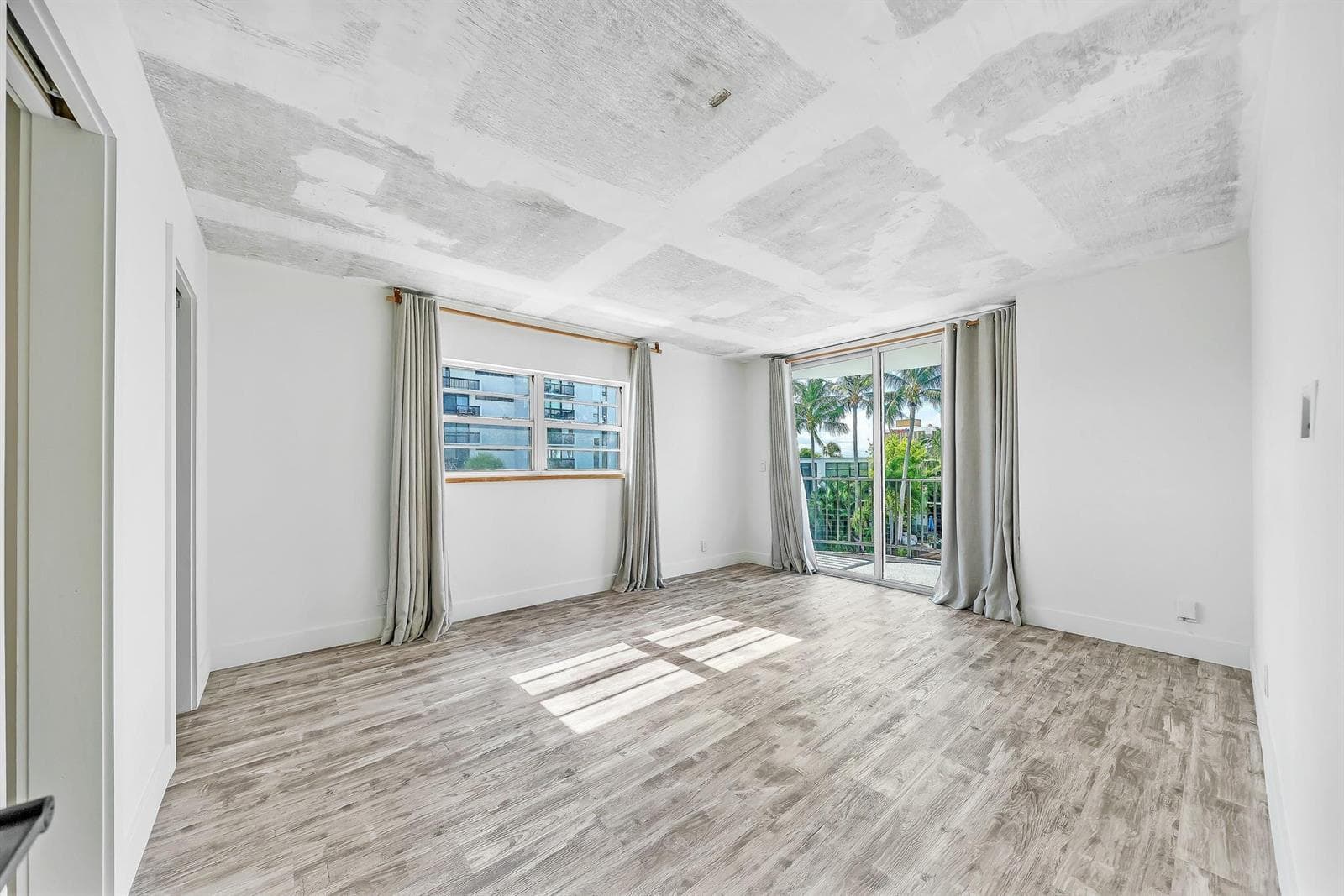 3051 NE 48TH Street 301 photo 9